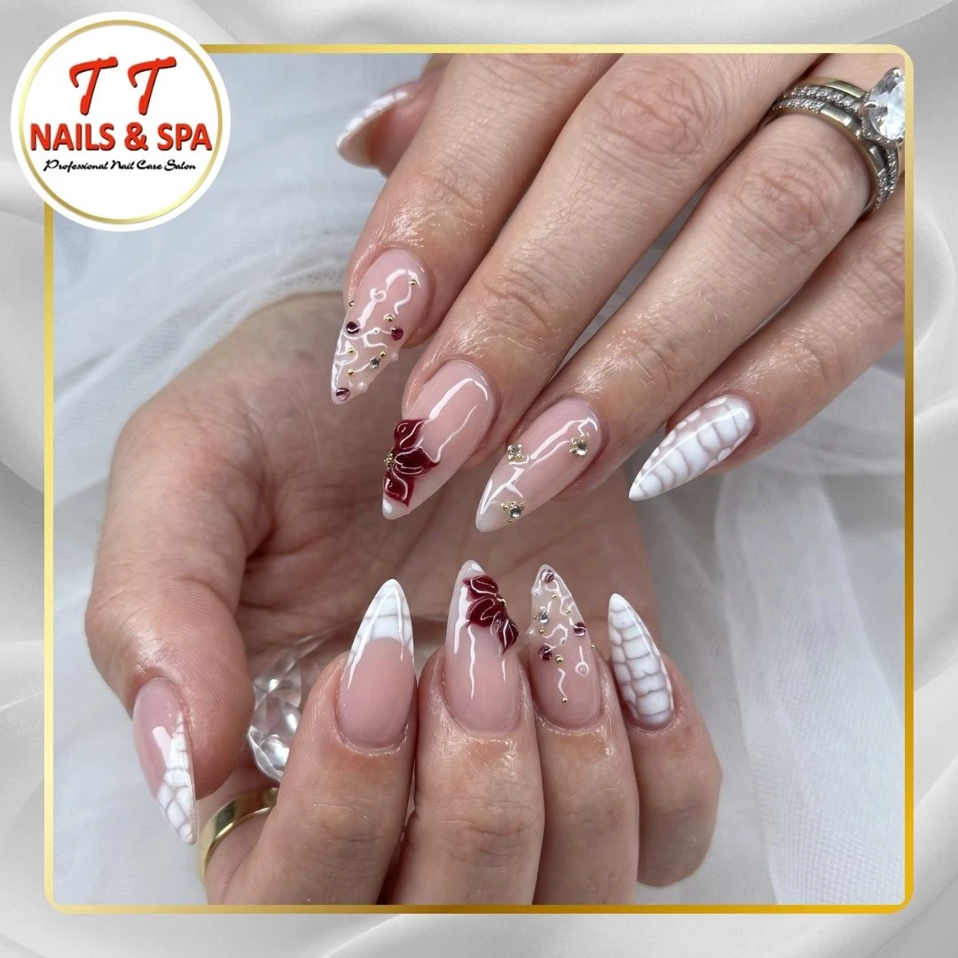 Trending Nail Art Designs_August 2026